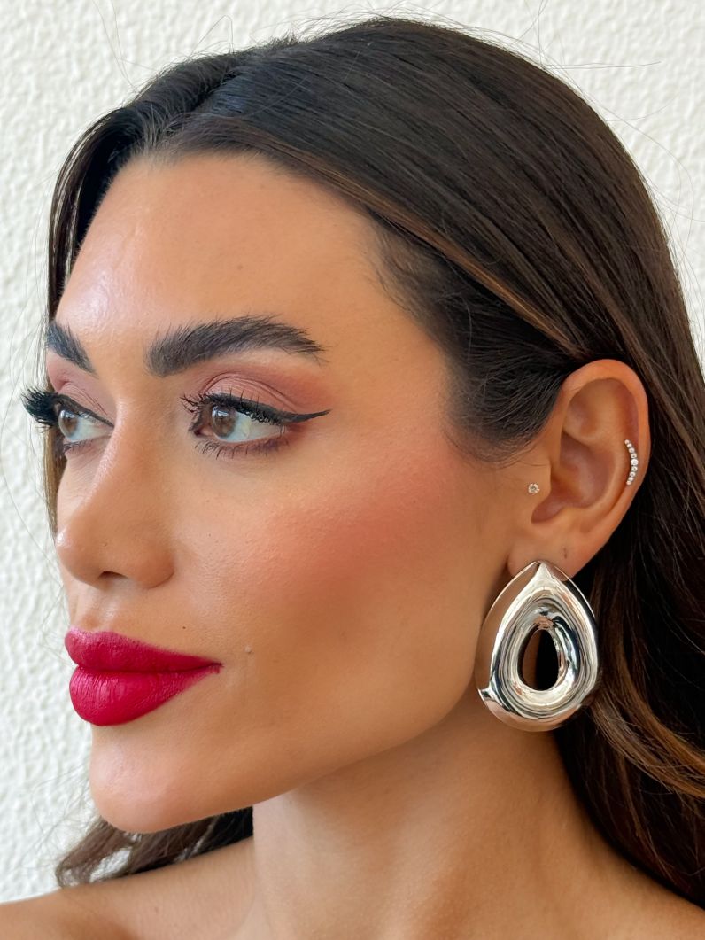 Brinco Folheado a Ouro 18k e Prata Gota Vazada Maxi