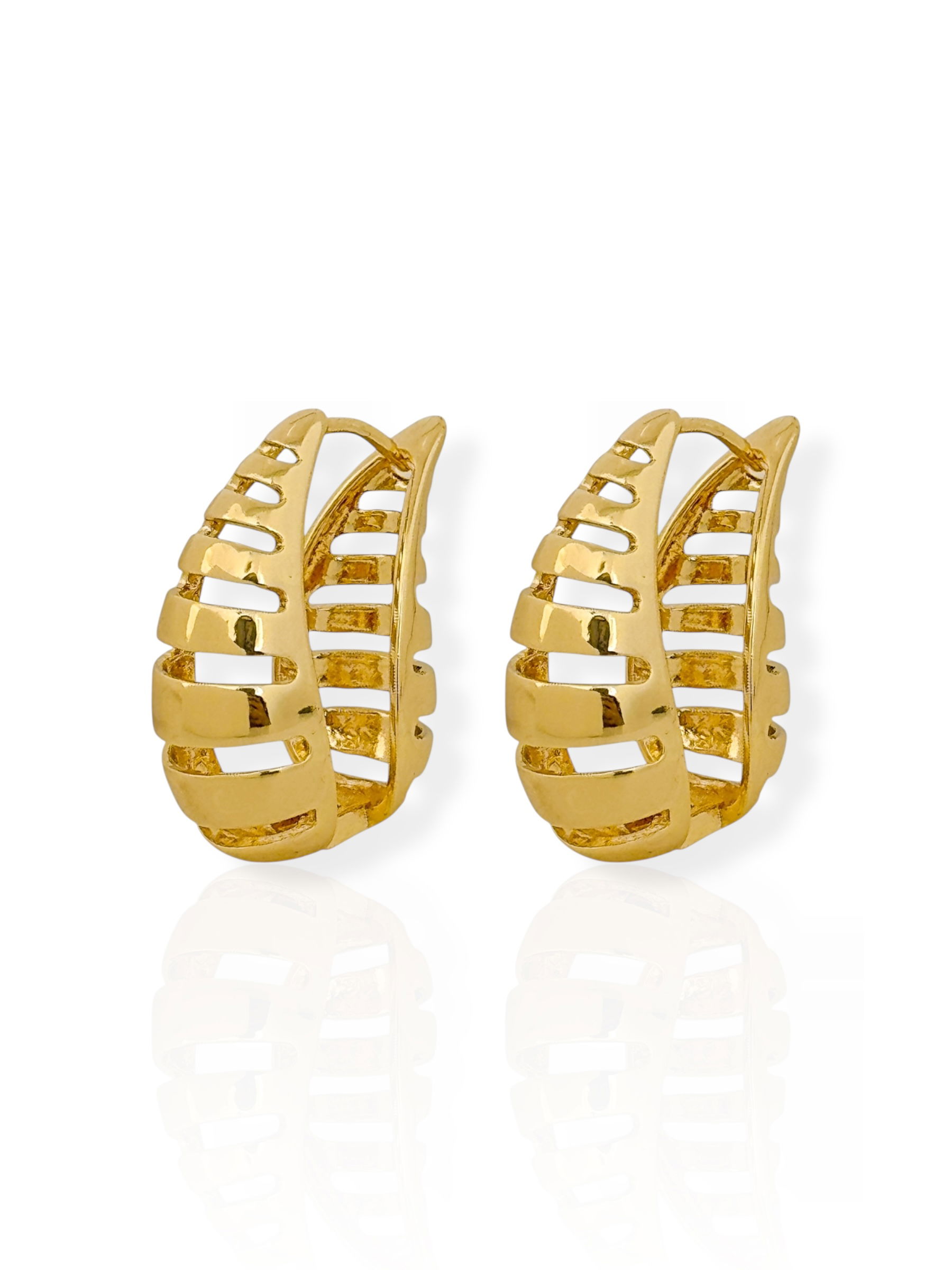 Brinco Folheado a Ouro 18K e Prata Gota Vazado