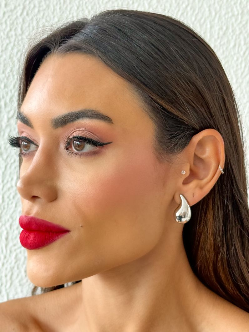 Brinco Folheado a Ouro 18k e Prata Gota Virgula