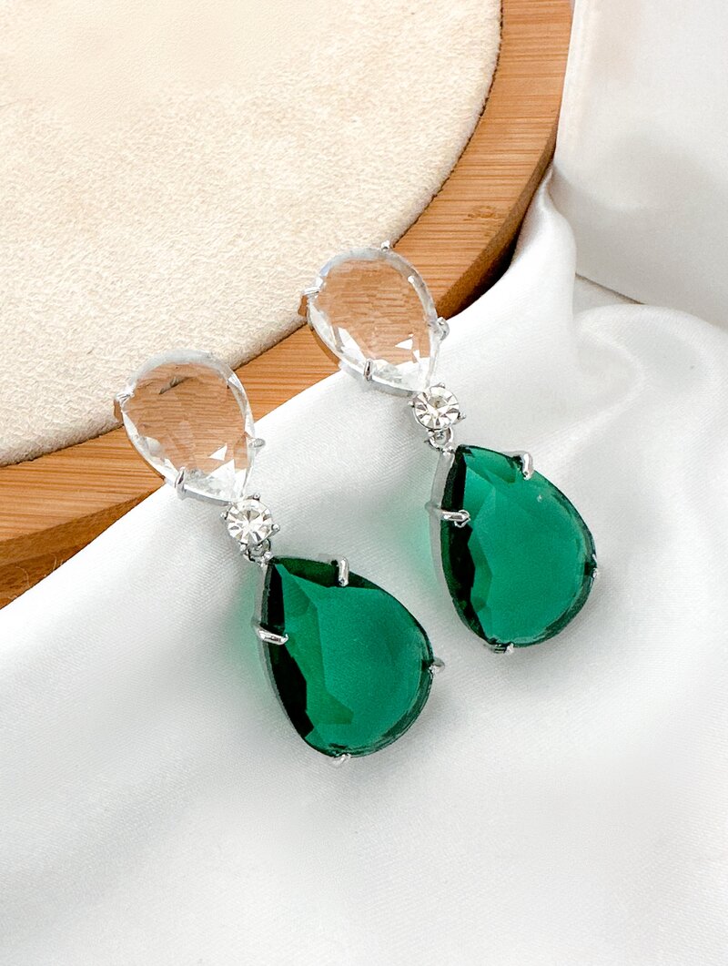 Brinco Folheado a Ouro 18k e Prata Gotas de Cristais