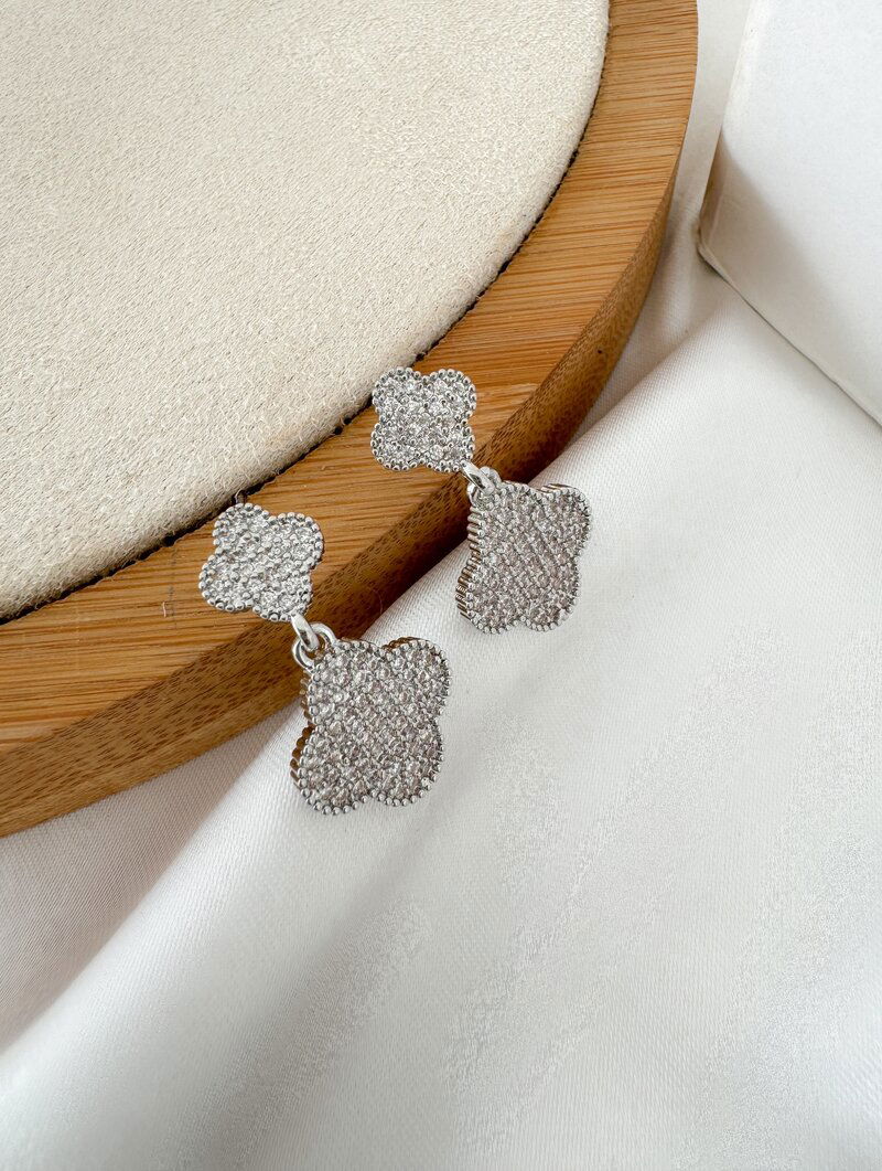 Brinco Folheado a Ouro 18k e Prata Inspiração Cravejado com Micro Zircônias