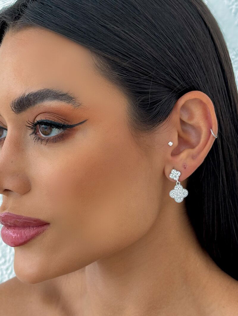 Brinco Folheado a Ouro 18k e Prata Inspiração Cravejado com Micro Zircônias