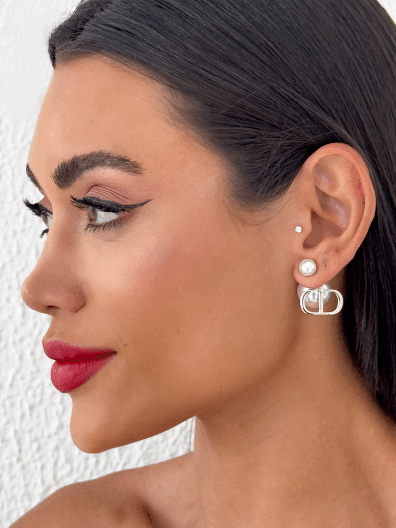 Brinco Folheado a Prata Inspiração CD. Com Pérola