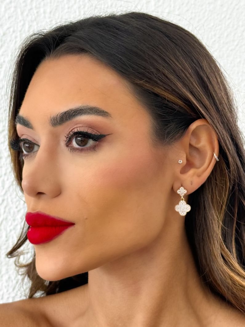 Brinco Folheado a Ouro 18k e Prata Inspiração Vg. Cravejado com Microzirconias