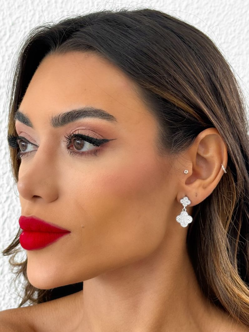 Brinco Folheado a Ouro 18k e Prata Inspiração Vg. Cravejado com Microzirconias