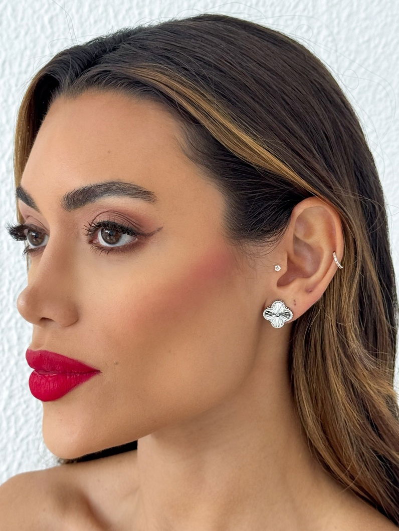 Brinco Folheado a Ouro 18k e Prata Inspiração Vg Texturizada