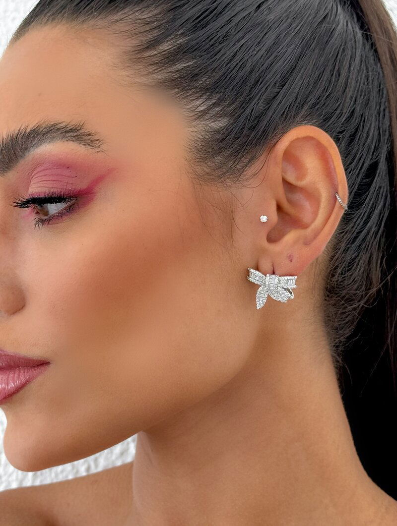 Brinco Folheado a Ouro 18k e Prata Laço Luxo com Navetes