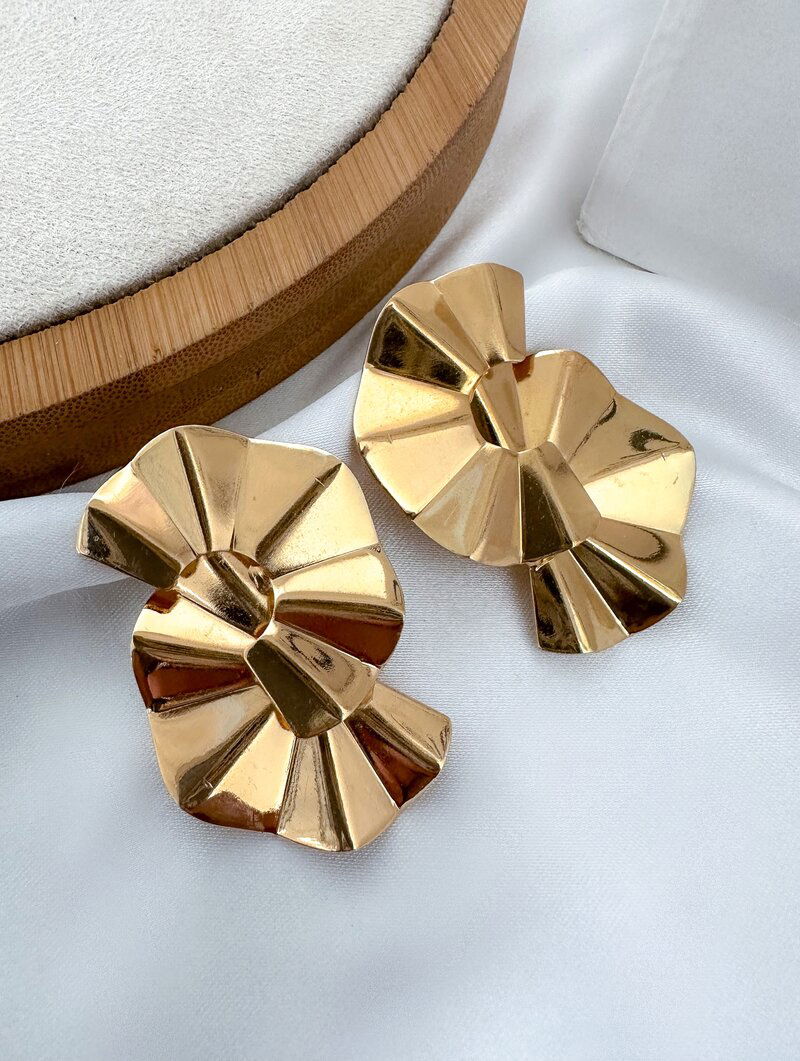 Brinco Folheado a Ouro 18k e Prata Leque Duplo Liso