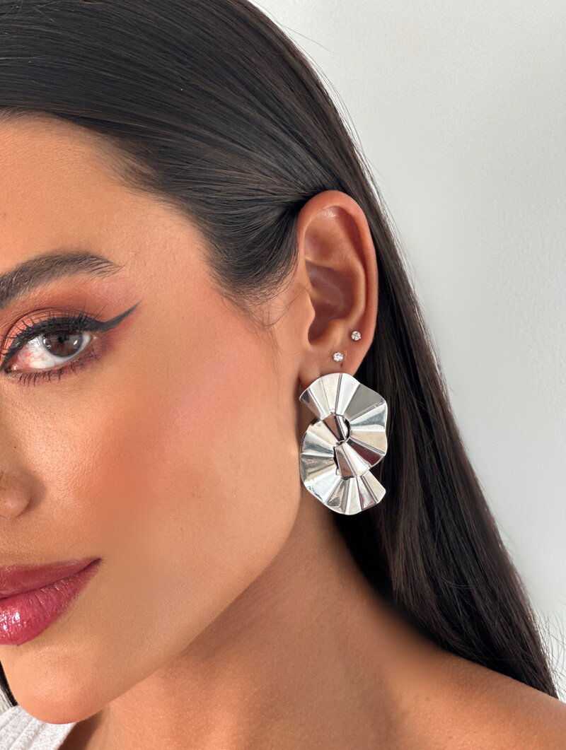 Brinco Folheado a Ouro 18k e Prata Leque Duplo Liso
