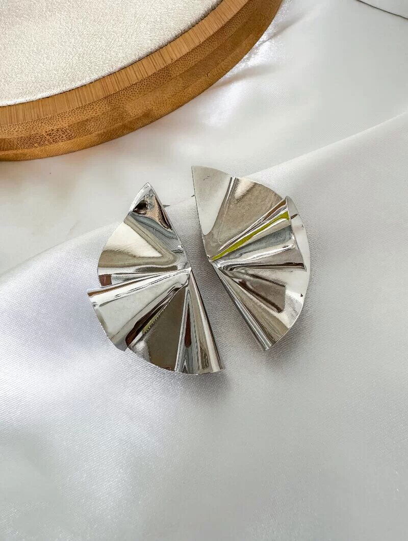 Brinco Folheado a Ouro 18k e Prata Leque Fashionista