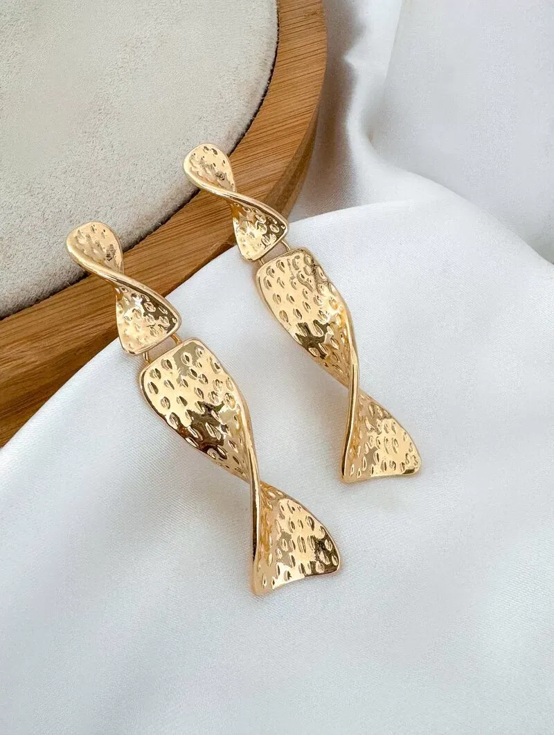 Brinco Folheado a Ouro 18k e Prata Longo Orgânico