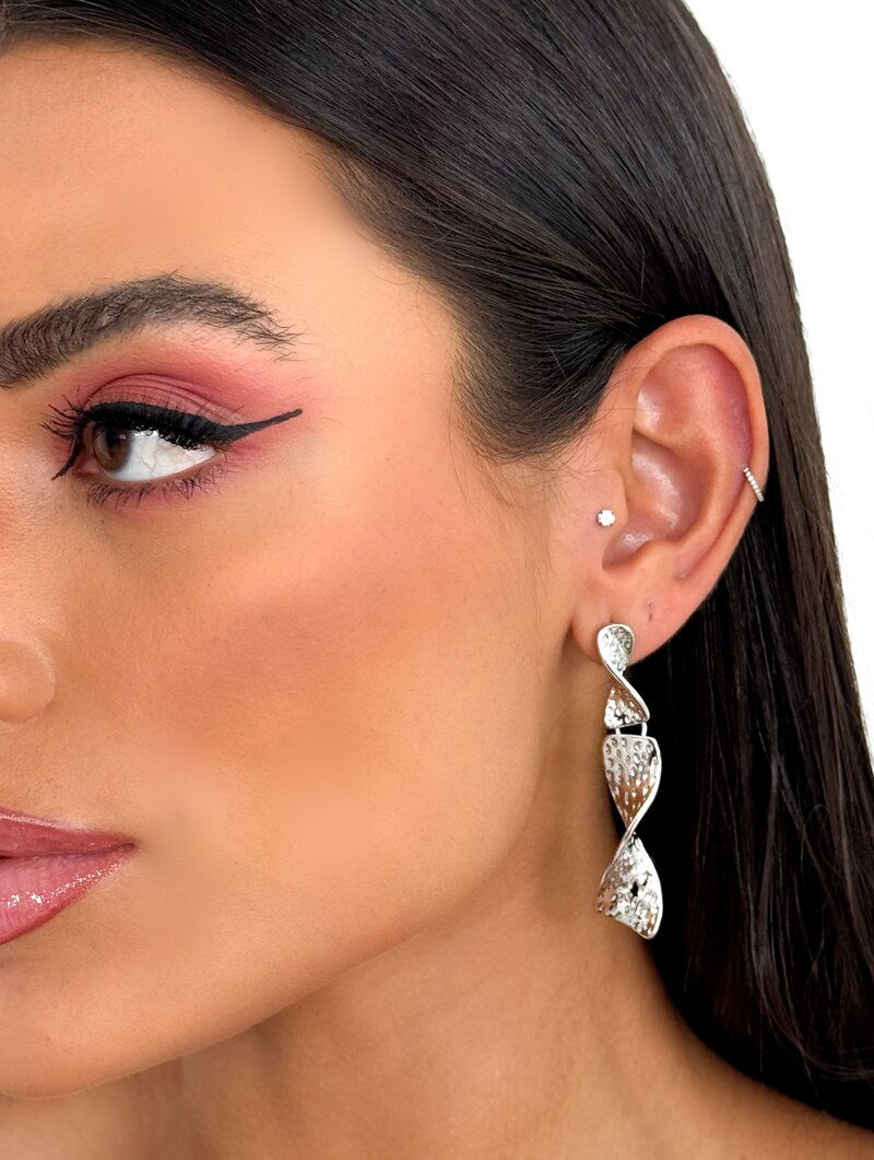 Brinco Folheado a Ouro 18k e Prata Longo Orgânico