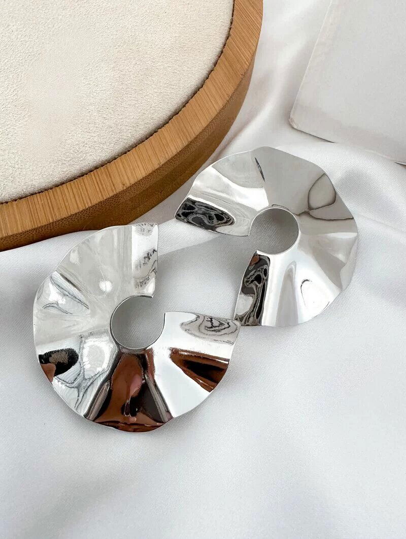 Brinco Folheado a Ouro 18k e Prata Maxi Argola Lisa Ondulada