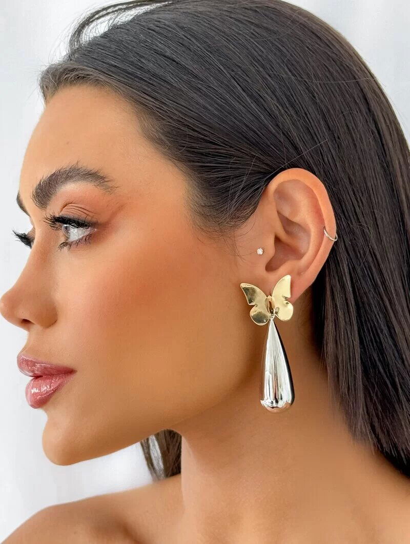 Brinco Folheado a Ouro 18k e Prata Maxi Gota Lisa com Borboleta