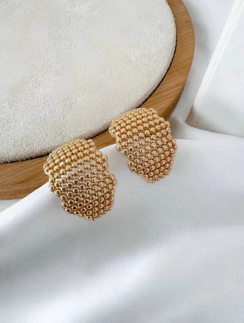 Brinco Folheado a Ouro 18k e Prata Meia Argola Orgânica