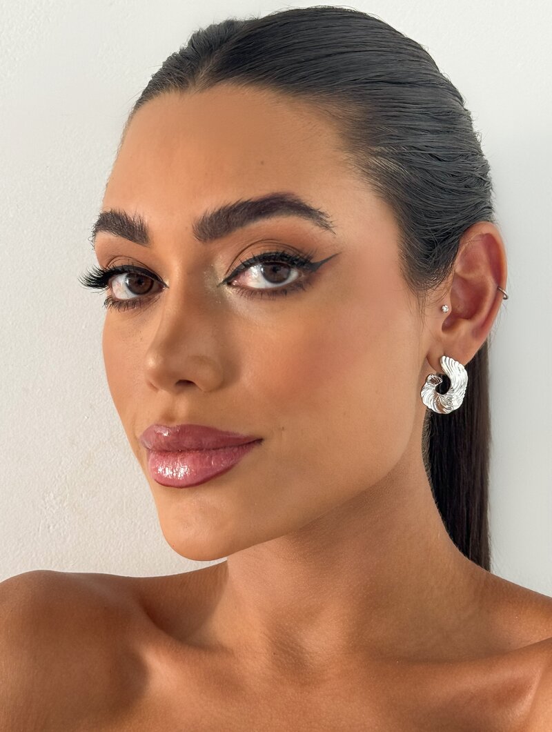 Brinco Folheado a Ouro 18k e Prata Meia Argola Texturizado