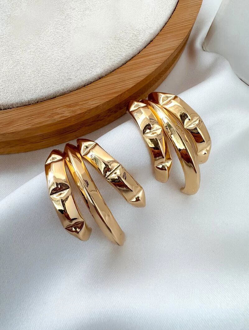 Brinco Folheado a Ouro 18k e Prata Meia Argola Três Fios