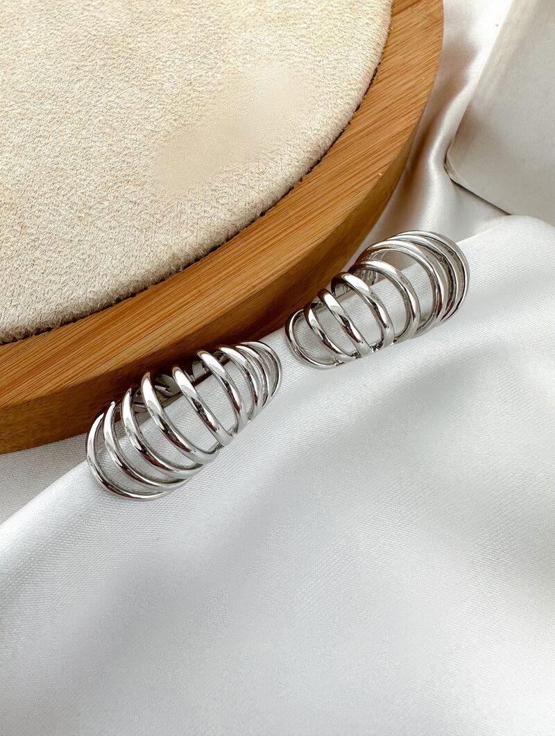 Brinco Folheado a Ouro 18k e Prata Mola
