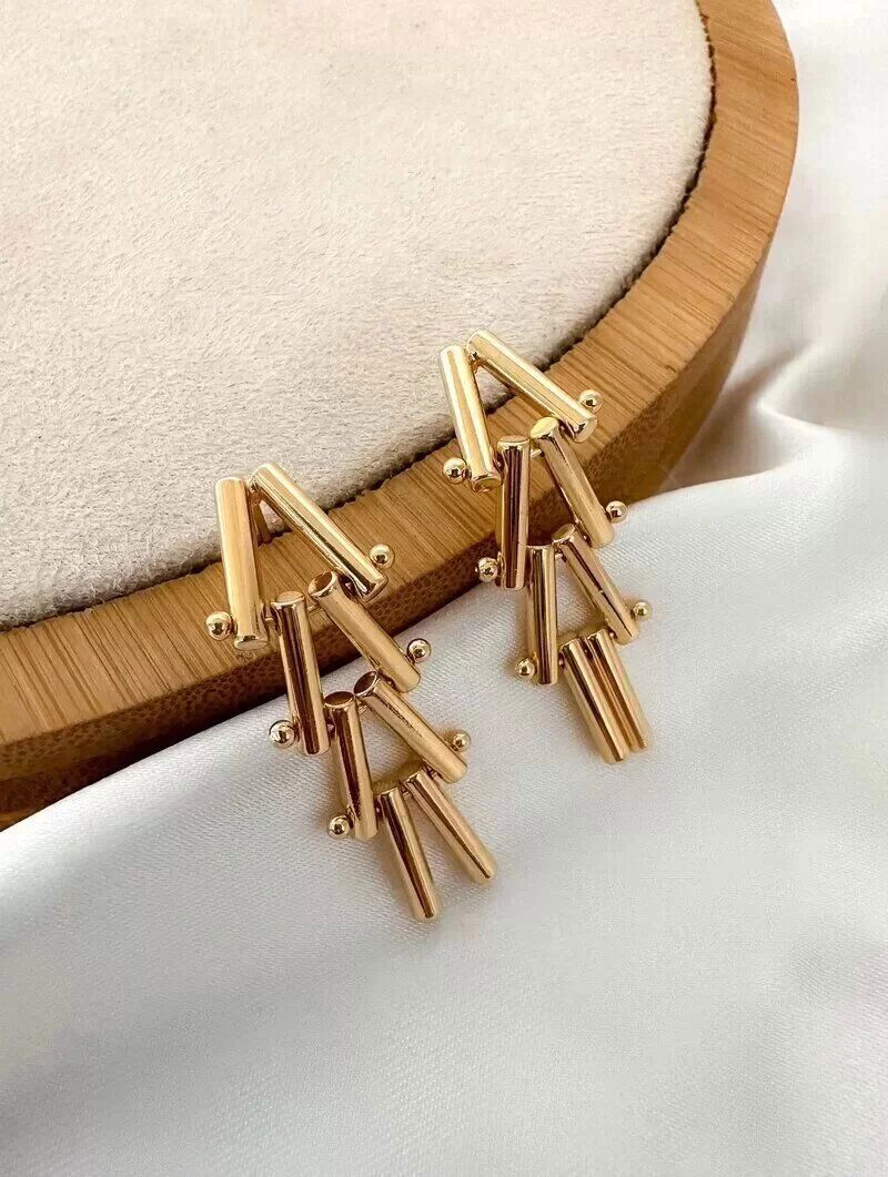 Brinco Folheado a Ouro 18k e Prata Mouvant