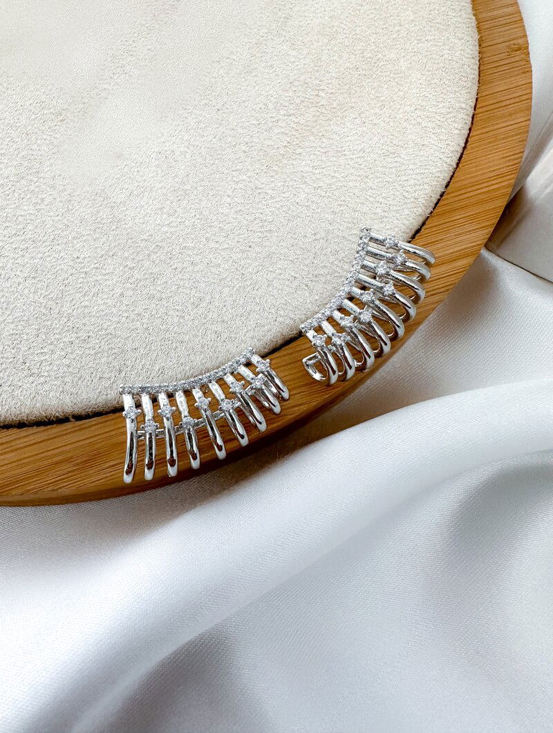 Brinco Folheado a Ouro 18k e Prata Nove Fios com Micro Zircônias