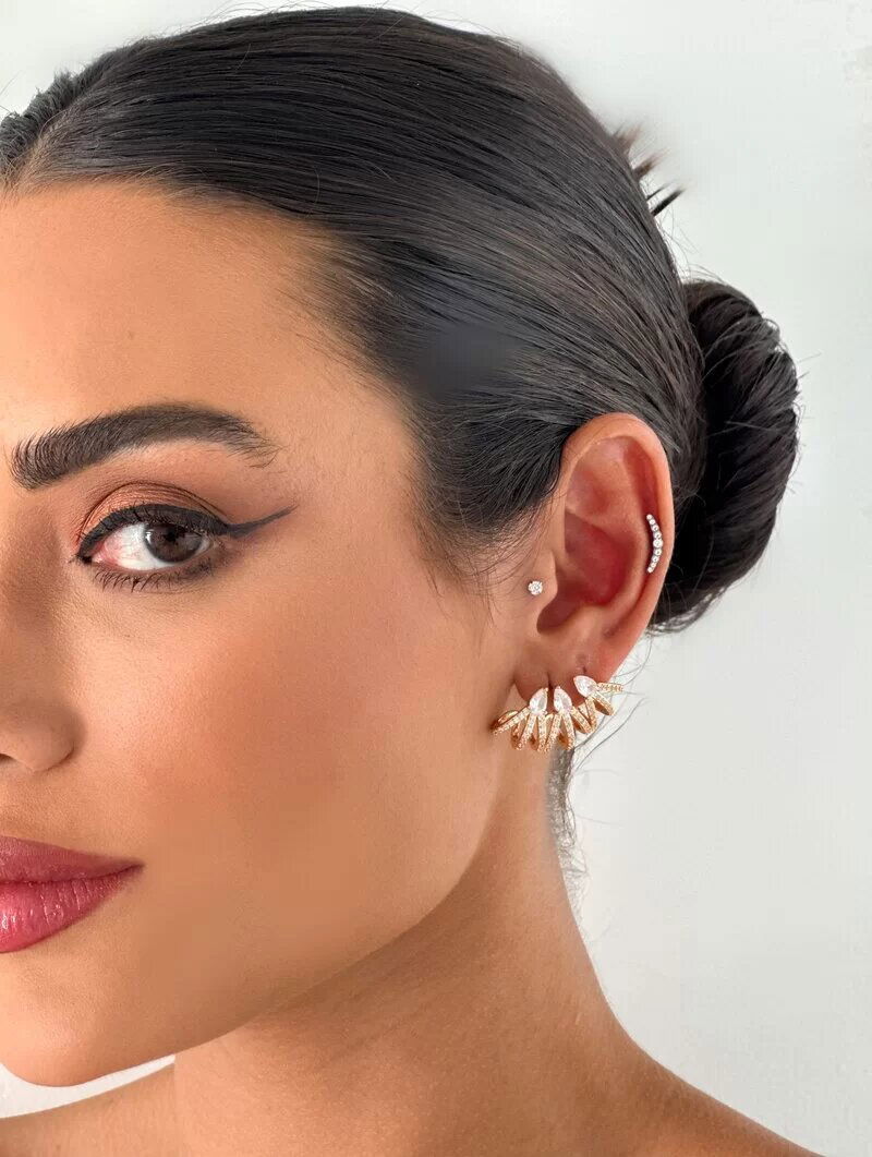 Brinco Folheado a Prata Nove Fios Cravejados