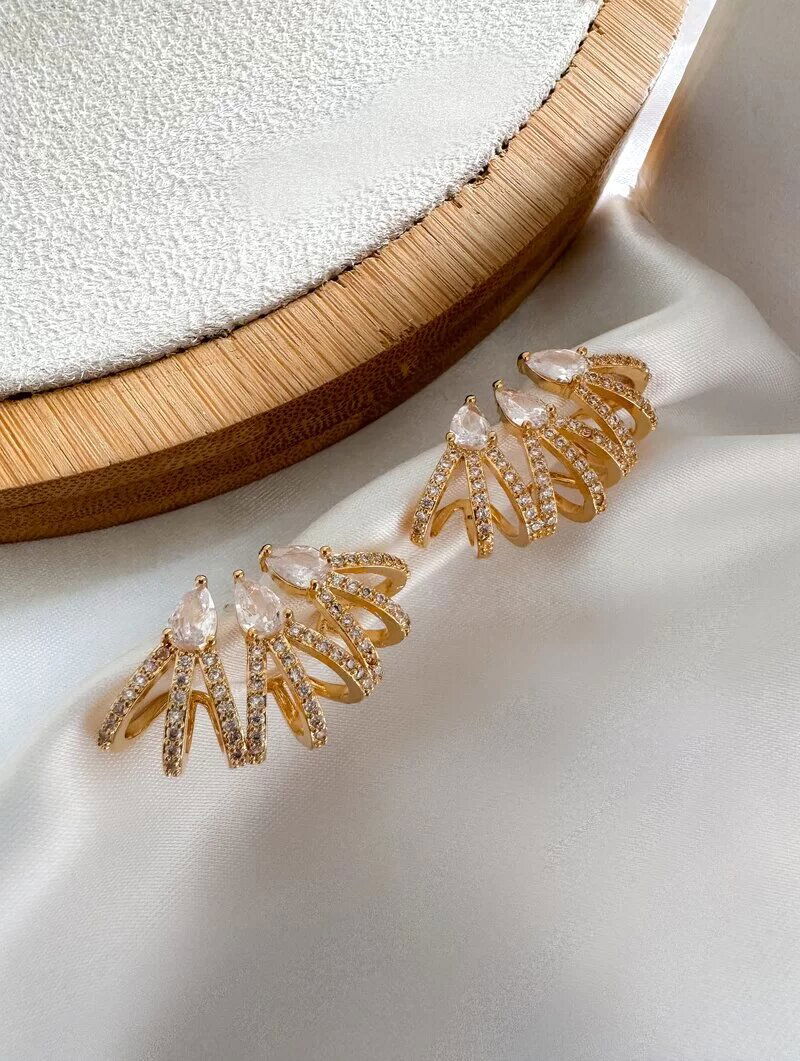 Brinco Folheado a Prata Nove Fios Cravejados