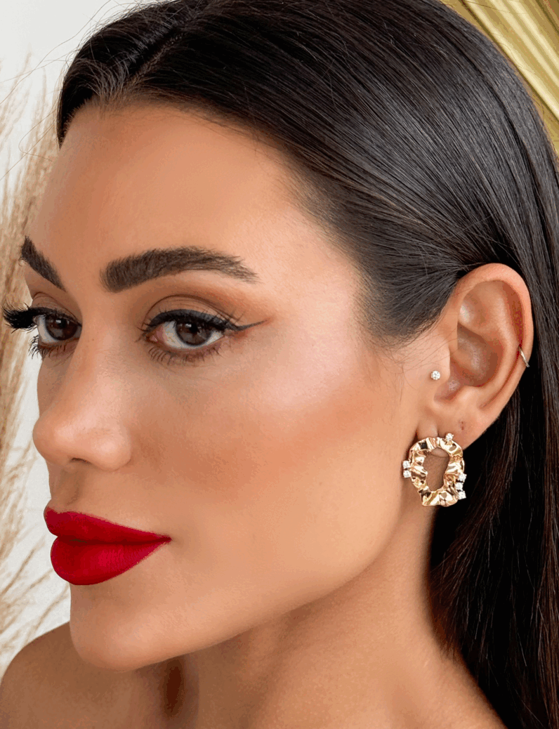 Brinco Folheado a Ouro 18k e Prata Orgânico Martelado Com Pontos de Luz