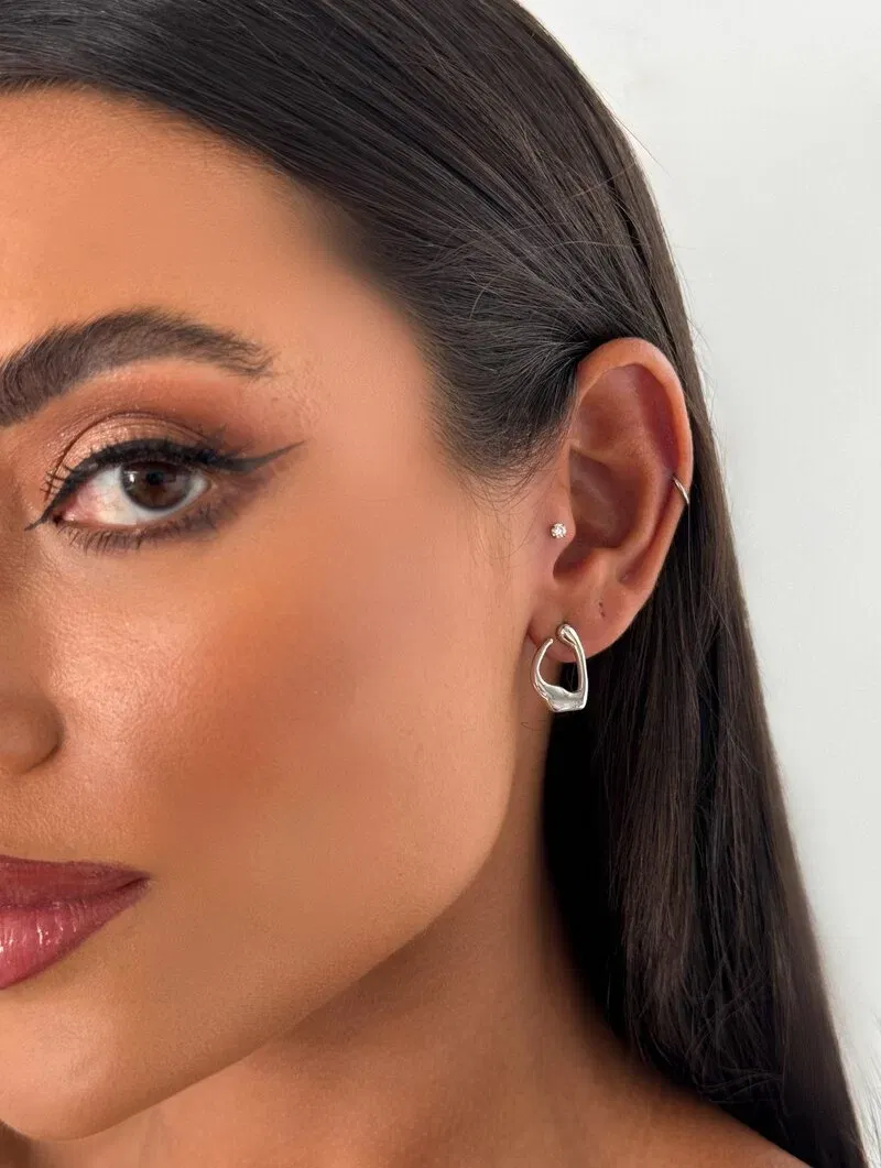 Brinco Folheado a Ouro 18k e Prata Orgânico Minimalista