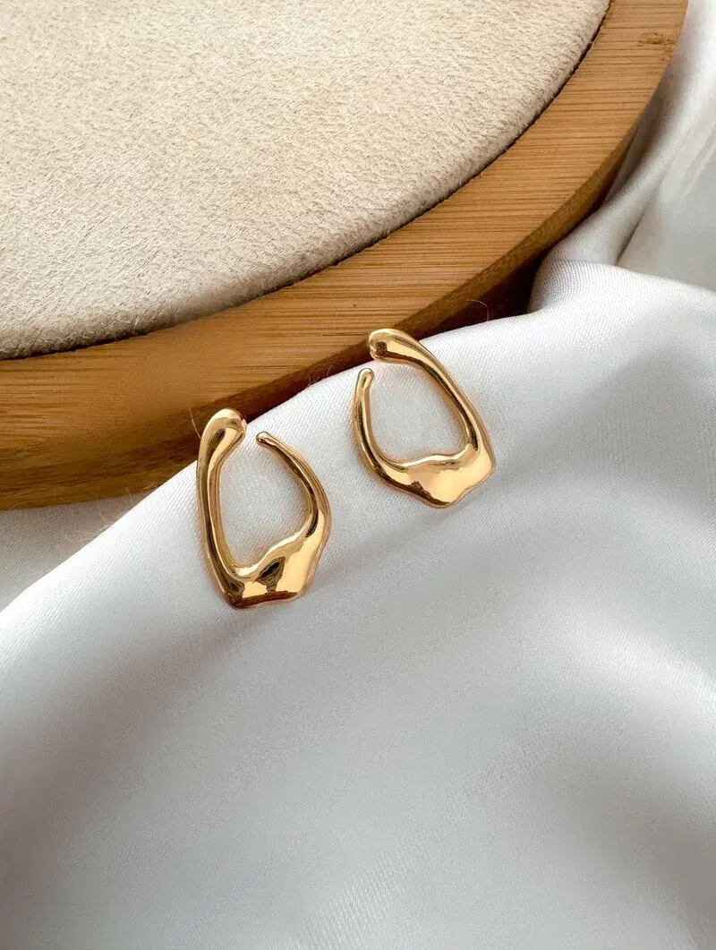 Brinco Folheado a Ouro 18k e Prata Orgânico Minimalista