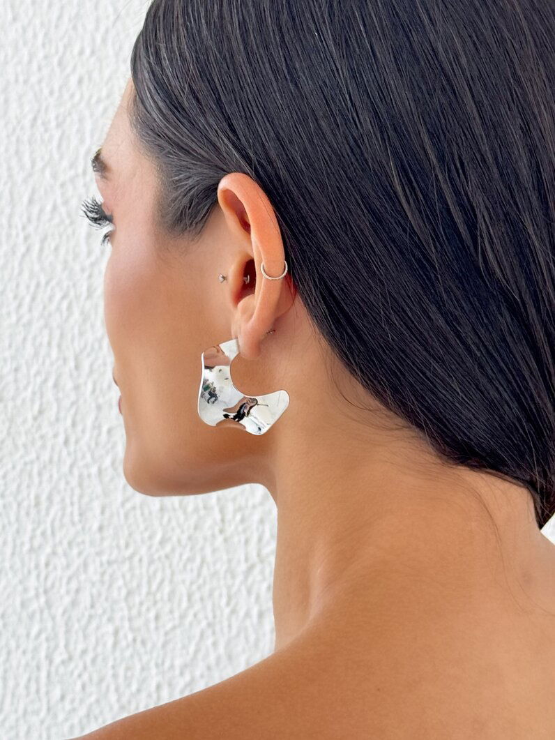 Brinco Folheado a Ouro 18k e Prata orgânico Ondulado