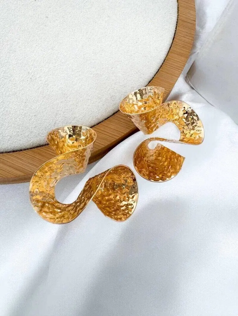 Brinco Folheado a Ouro 18k e Prata Orgânico Texturizado