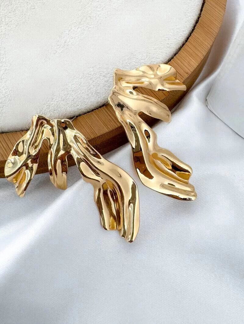 Brinco Folheado a Ouro 18k e Prata Orgânico Três Fios