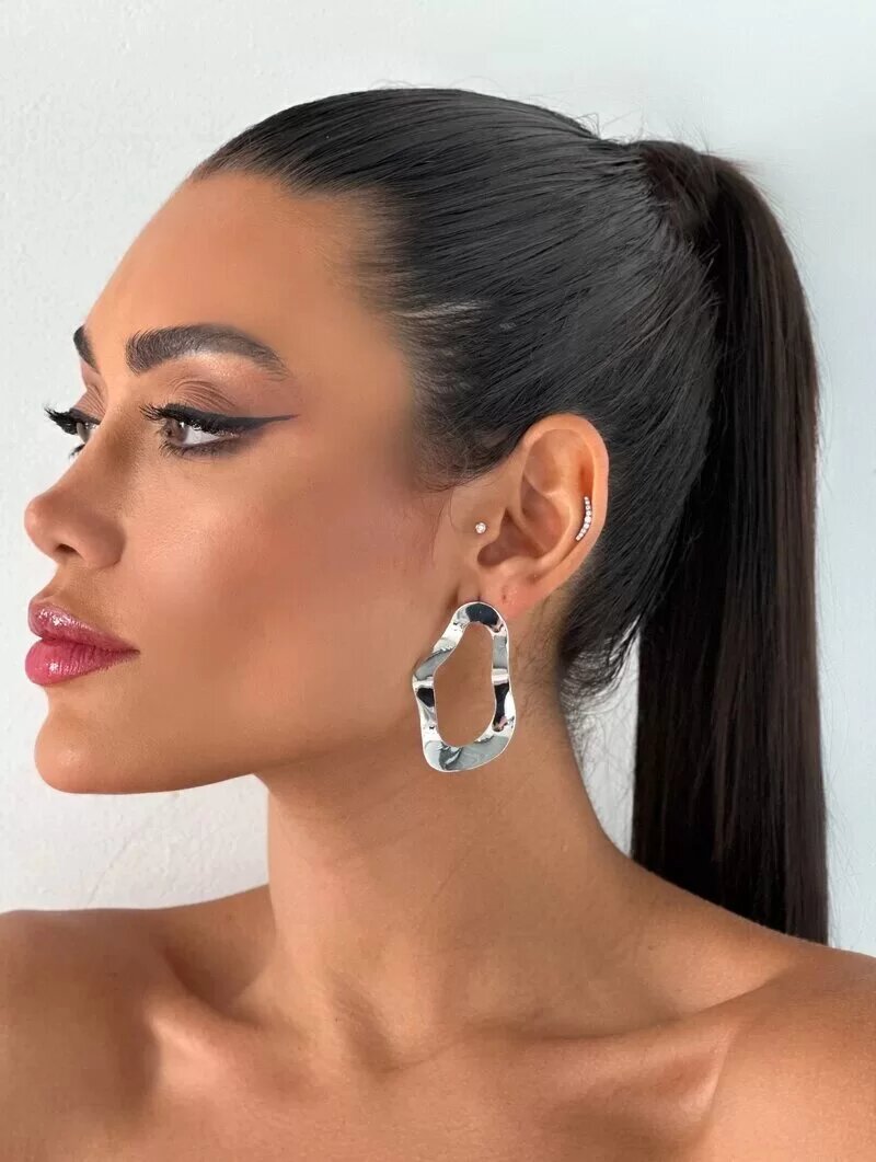 Brinco Folheado a Ouro 18k e Prata Oval Martelado