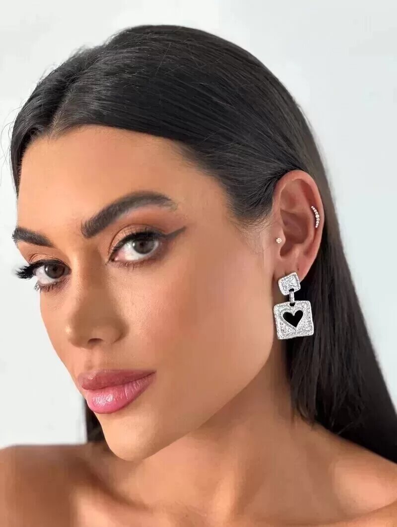 Brinco Folheado a Ouro 18k e Prata Placa Coração com Ponteira