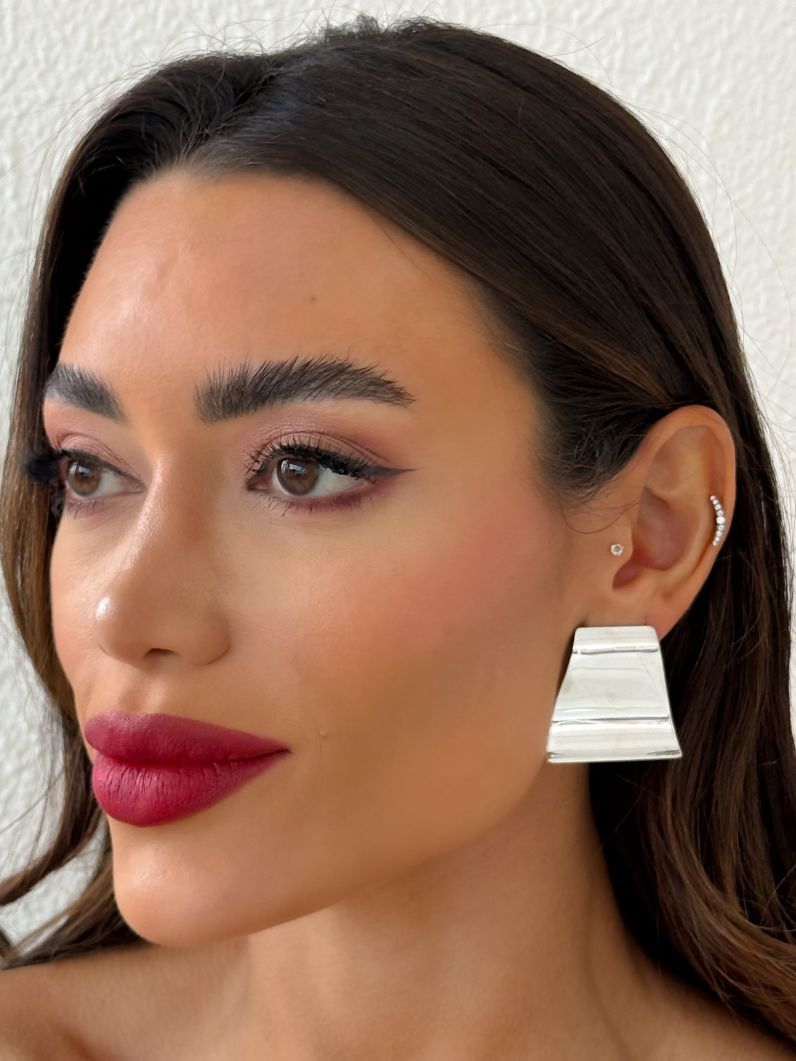 Brinco Folheado a Ouro 18k e Prata Placa Lisa Curvada