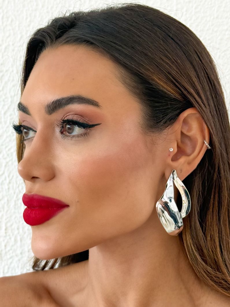 Brinco Folheado a Ouro 18k e Prata Placa Vazada e Curvada
