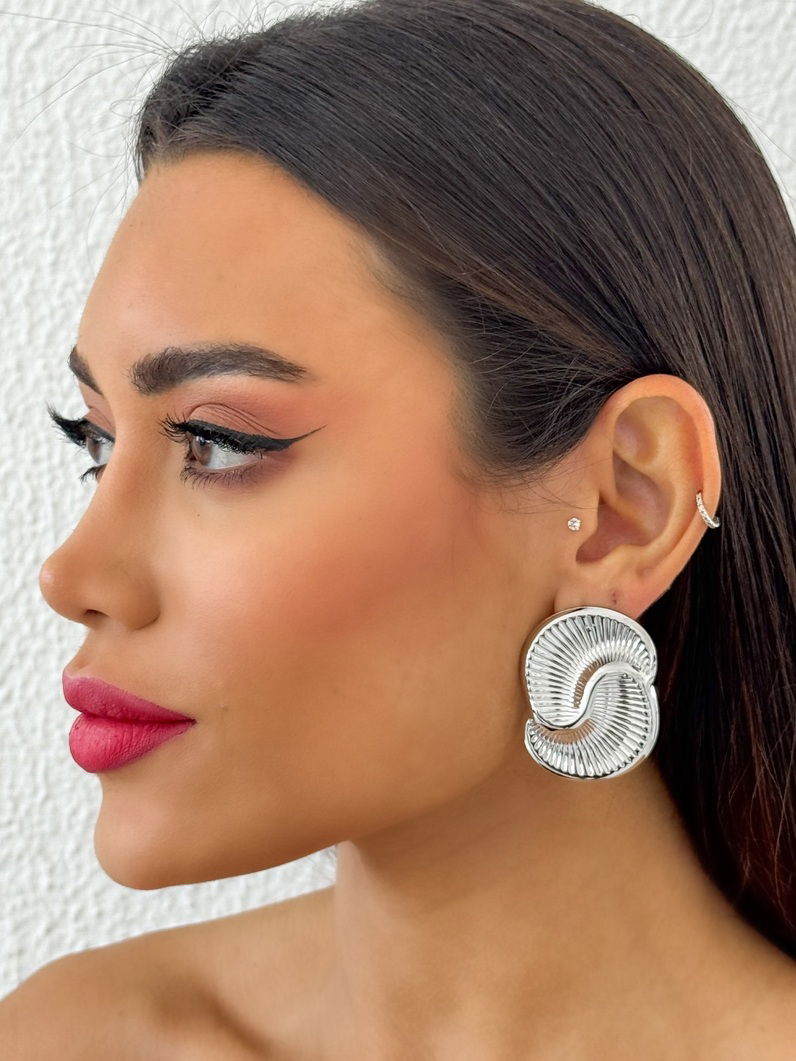 Brinco Folheado a Ouro 18k e Prata Placas Círculares Texturizadas