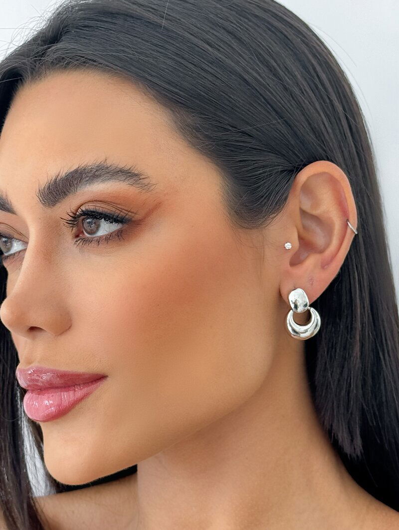 Brinco Folheado a Ouro 18k e Prata Ponteira Botton Com Argola Lisa