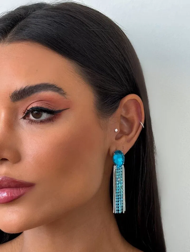 Brinco Folheado a Ouro 18k e Prata Ponteira Chaton com Franja