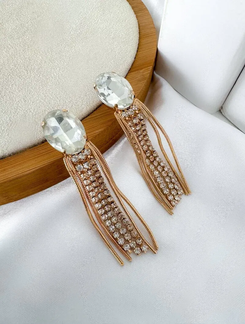 Brinco Folheado a Ouro 18k e Prata Ponteira Chaton com Franja