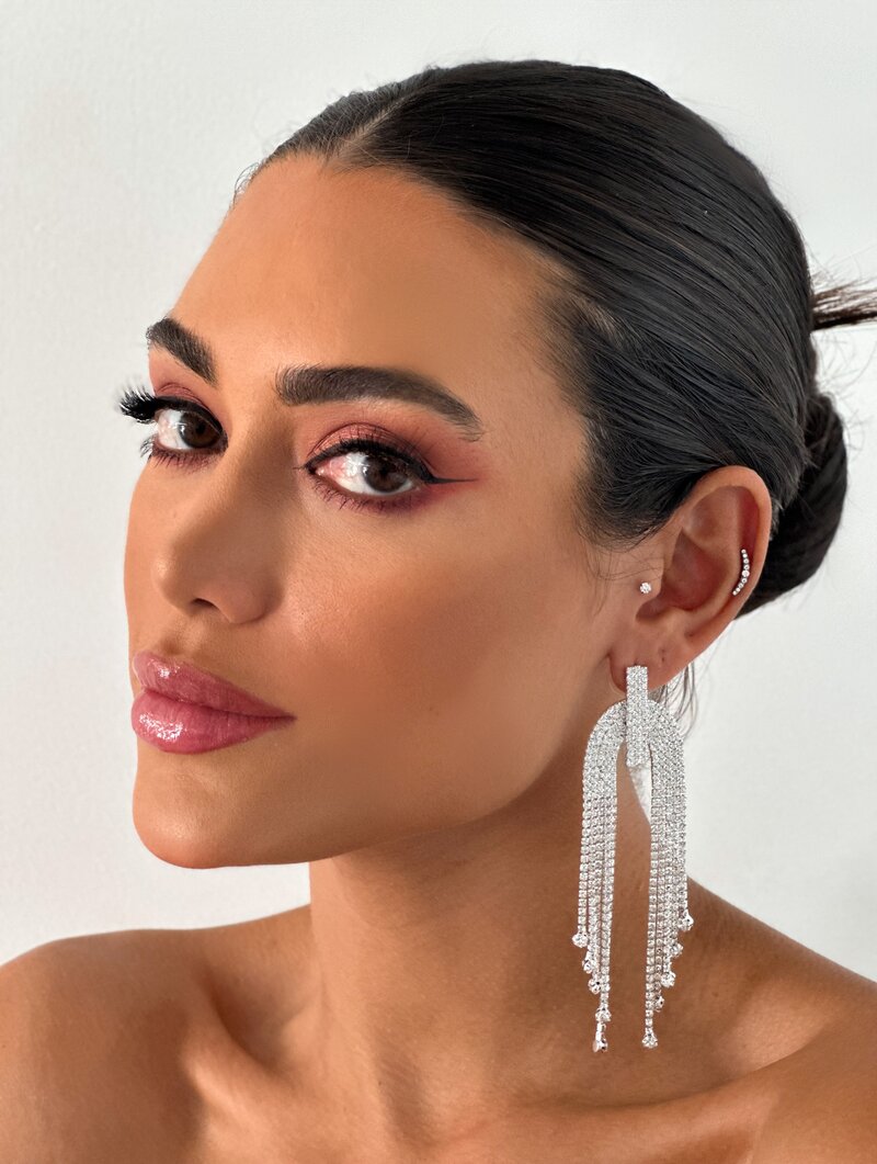 Brinco Folheado a Ouro 18k e Prata Ponteira Cravejada com Franja