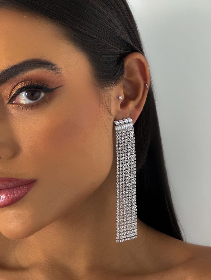 Brinco Folheado a Prata Ponteira de Navetes e Gota com Franja de Zircônia