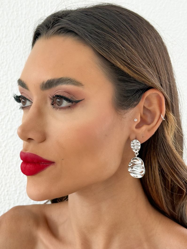 Brinco Folheado a Ouro 18k e Prata Ponteira Elegante