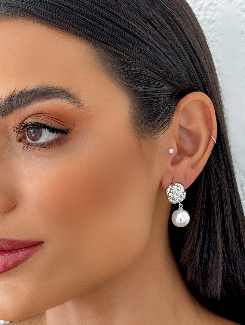 Brinco Folheado a Ouro 18k e Prata Ponteira Quadriculada com Pérola