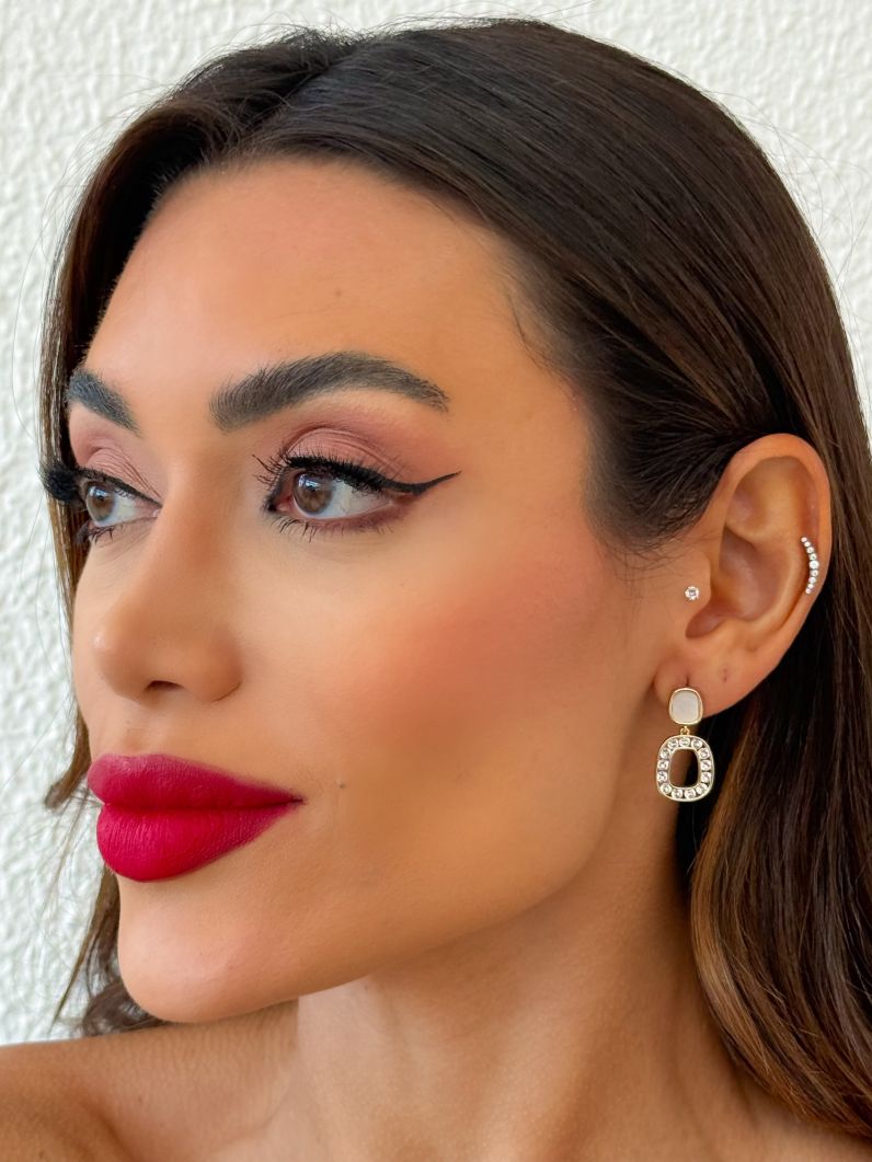 Brinco Folheado a Ouro 18k e Prata Ponteira Resinado Com Zirconia Vazado