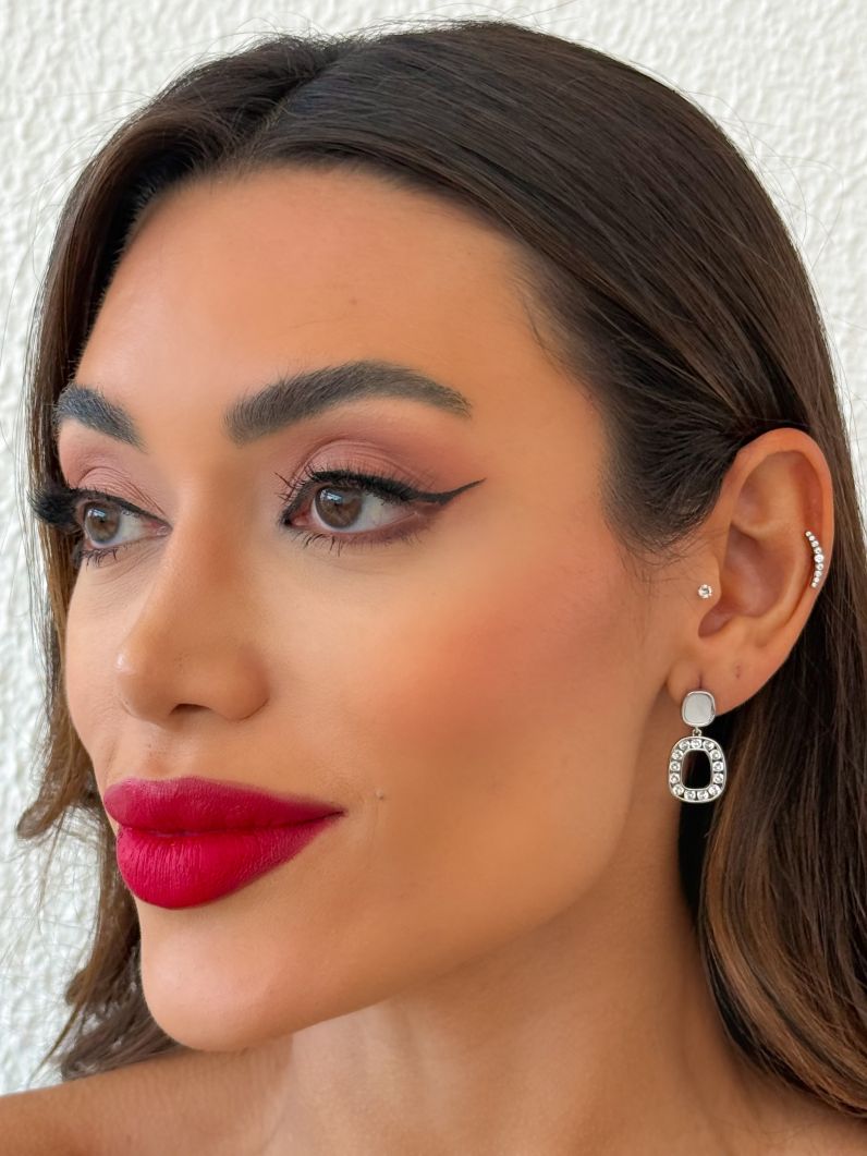 Brinco Folheado a Ouro 18k e Prata Ponteira Resinado Com Zirconia Vazado