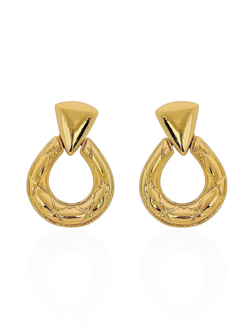 Brinco Folheado a Ouro 18k e Prata Ponteira Triangulo Vazado