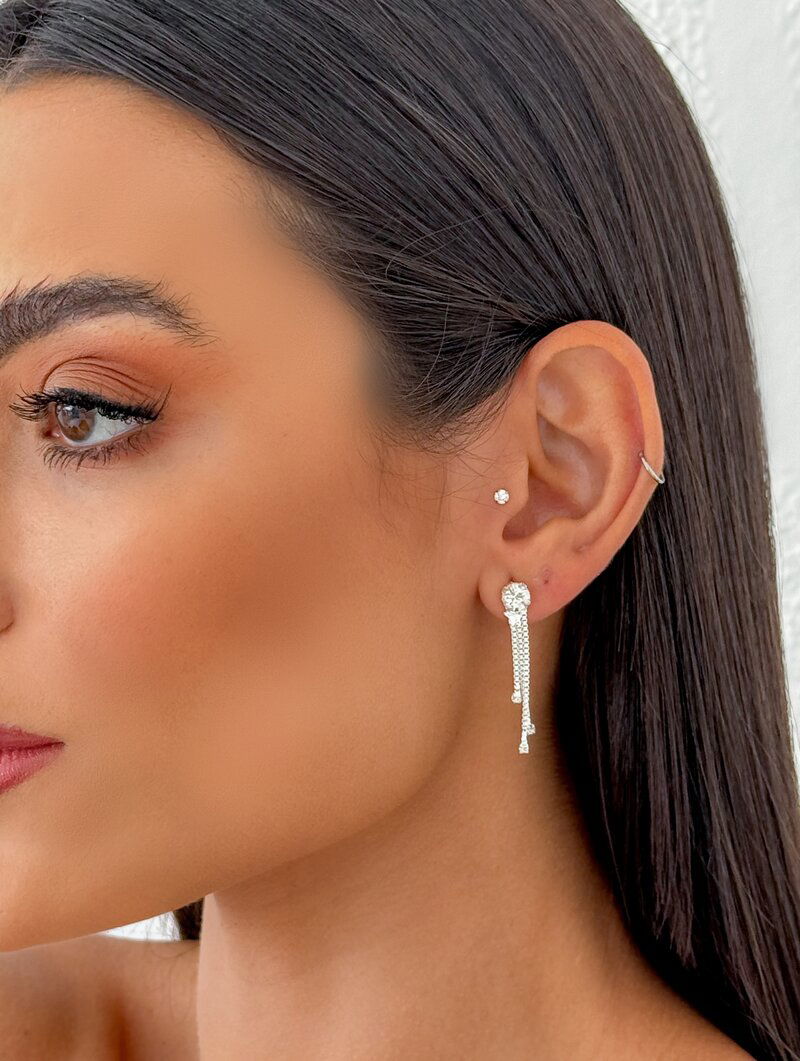 Brinco Folheado a Ouro 18k e Prata Ponto de Zircônia com Fios