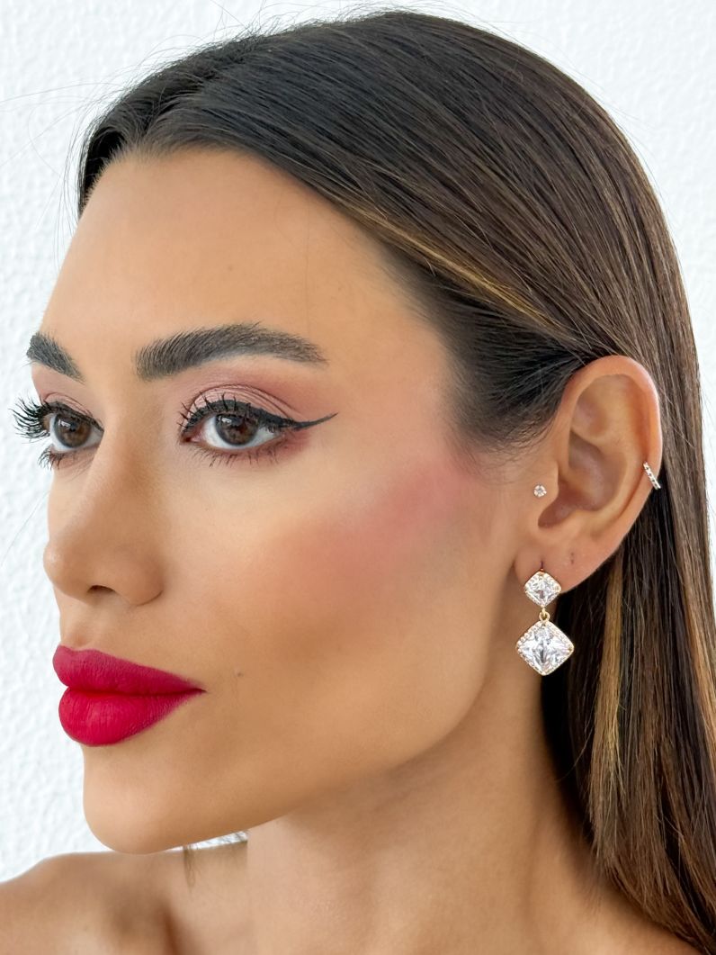 Brinco Folheado a Ouro 18k e Prata Quadrado Duplo de Cristal