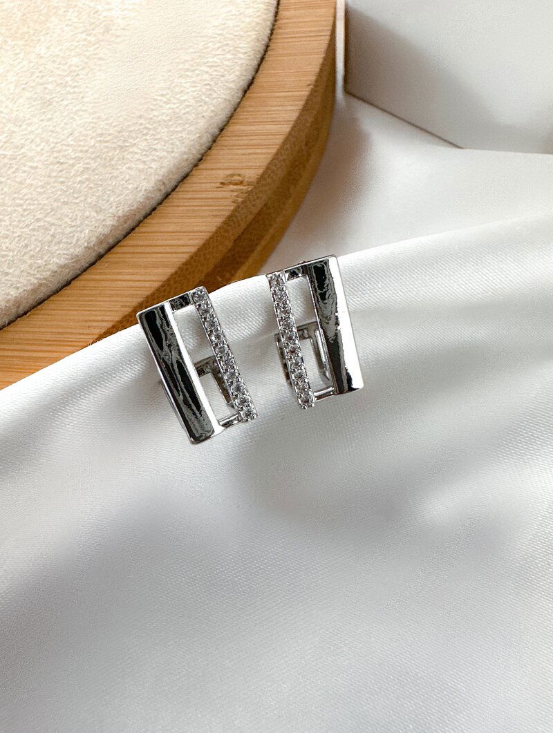 Brinco Folheado a prata Quadrado Minimalista